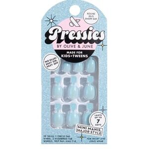 Olive & June Pressies Snow Day Round Short Press-On Nails Kids Tweens 32ct New